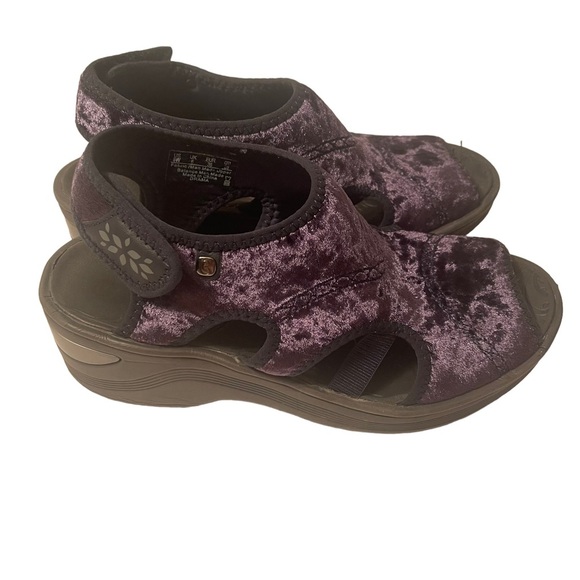 B Zees Velour Open Toed Shoes Size 8 M - Picture 3 of 6